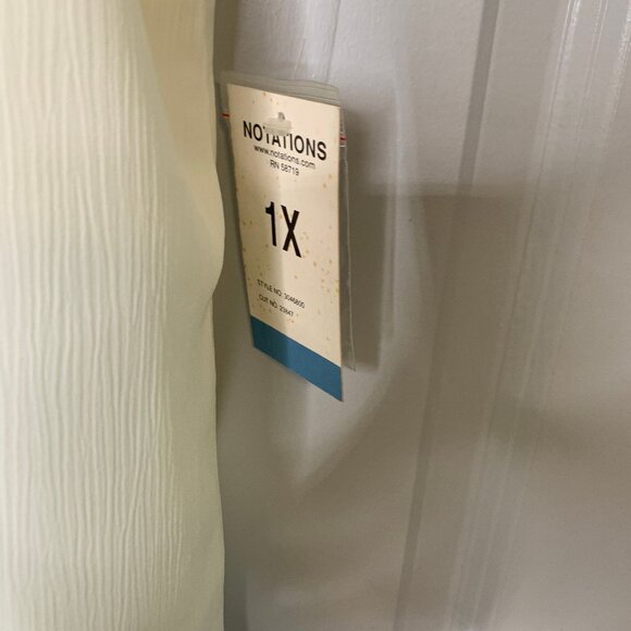 Notations Woman NWT Ivory Short Sleeve Button Up Blouse in Women's Size 1X - Picture 2 of 11